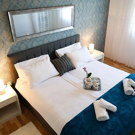 Zadar Franov On Island Ugljan With The Pool, Bbq And Beautiful Sea-view! Appartement Kali