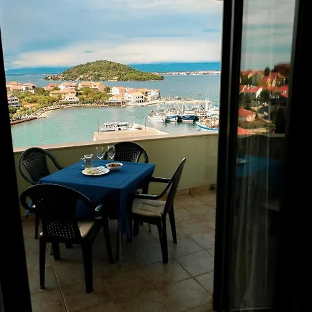 Zadar Franov On Island Ugljan With The Pool, Bbq And Beautiful Sea-view! Appartement Kali