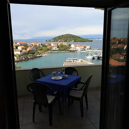 아파트 Zadar Franov On Island Ugljan With The Pool, Bbq And Beautiful Sea-view! 칼리
