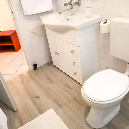 Zadar Franov On Island Ugljan With The Pool, Bbq And Beautiful Sea-view! Apartmán Kali