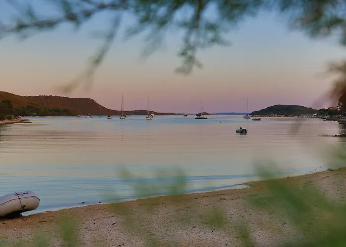 Zadar Franov On Island Ugljan With The Pool, Bbq And Beautiful Sea-view! * 칼리